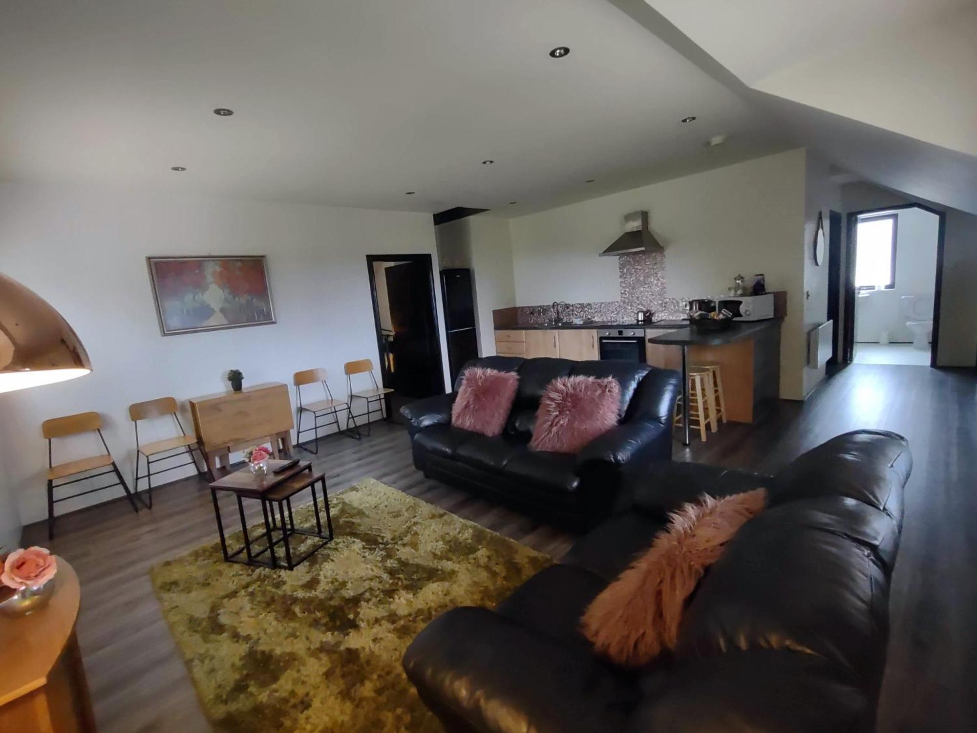 Ballymakeever - Private Hot Tub Apartment Londonderry